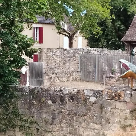 Aux Du Bourg *